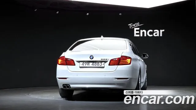 BMW 5-Series 2014 thumb 3