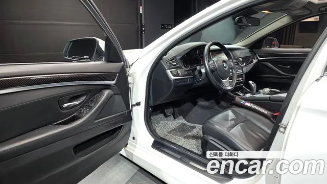 BMW 5-Series 2014 thumb 9