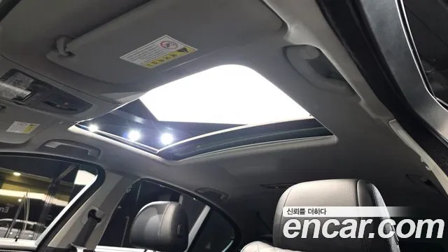 BMW 5-Series 2014 thumb 10