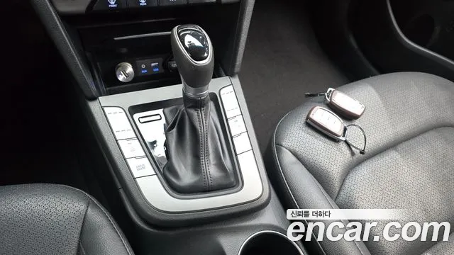 Hyundai Avante 2017 thumb 9
