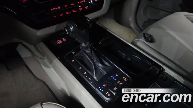 Kia Carnival 2016 thumb 9