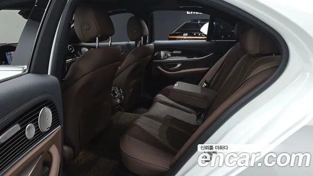 Mercedes-Benz E-Класс 2022 thumb 11