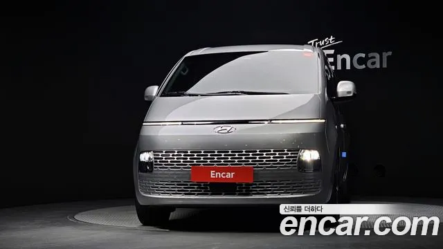 Hyundai Staria 2023 thumb 3