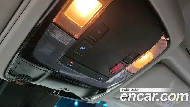 Hyundai Staria 2023 thumb 6