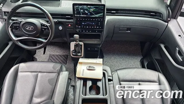 Hyundai Staria 2023 thumb 10