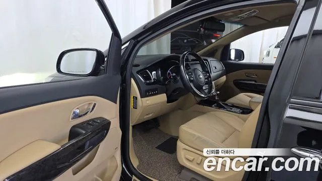 Kia Carnival 2020 thumb 10