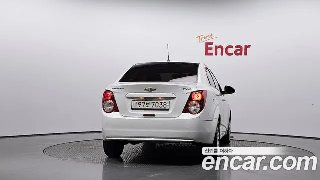 ChevroletGMDaewoo Aveo 2013 thumb 3