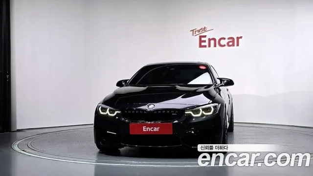 BMW M4 2018 thumb 3