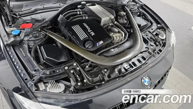 BMW M4 2018 thumb 6