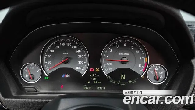 BMW M4 2018 thumb 8