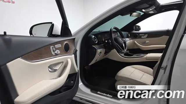 Mercedes-Benz E-Класс 2022 thumb 9