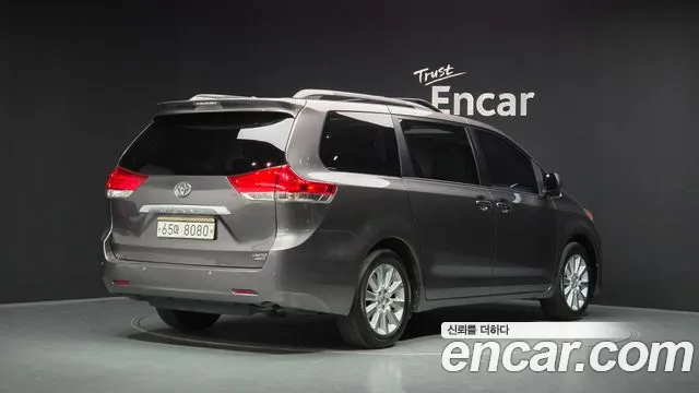 Toyota Sienna 2014 thumb 2