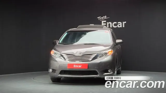 Toyota Sienna 2014 thumb 3