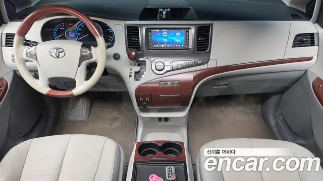 Toyota Sienna 2014 thumb 7