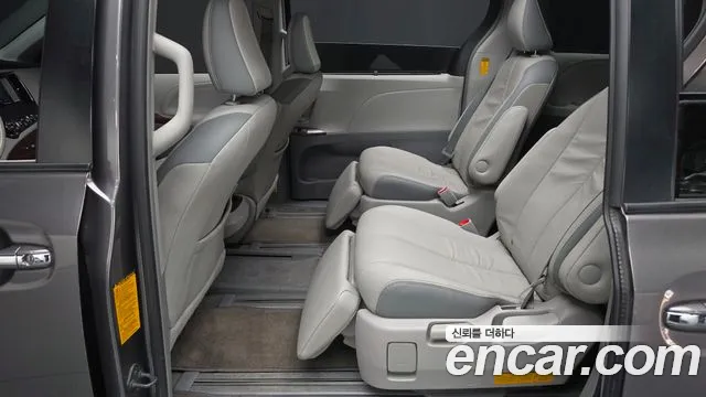 Toyota Sienna 2014 thumb 11