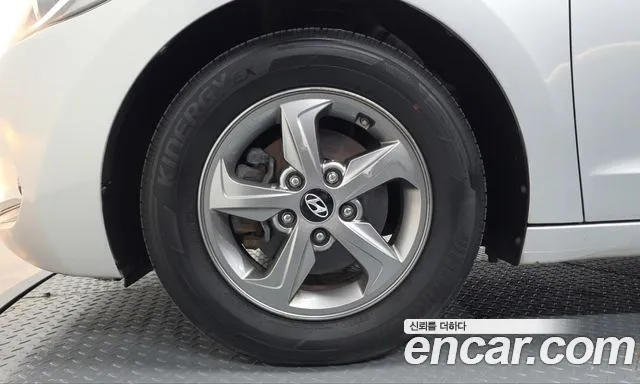 Hyundai Avante 2016 thumb 4