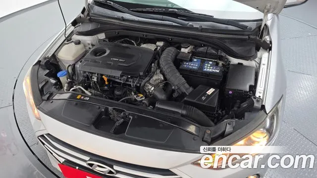 Hyundai Avante 2016 thumb 5