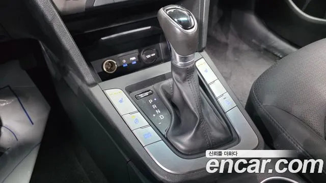 Hyundai Avante 2016 thumb 8