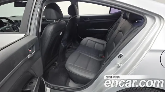 Hyundai Avante 2016 thumb 11