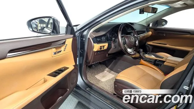 Lexus ES 2016 thumb 9