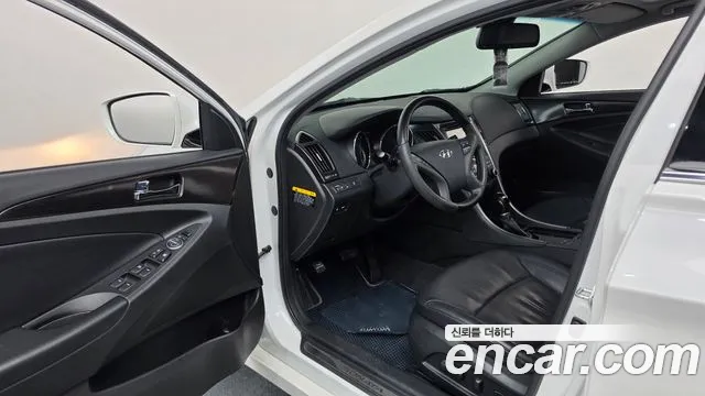 Hyundai Sonata 2011 thumb 10