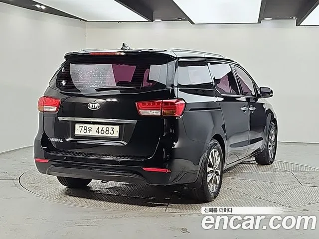 Kia Carnival 2014 thumb 3