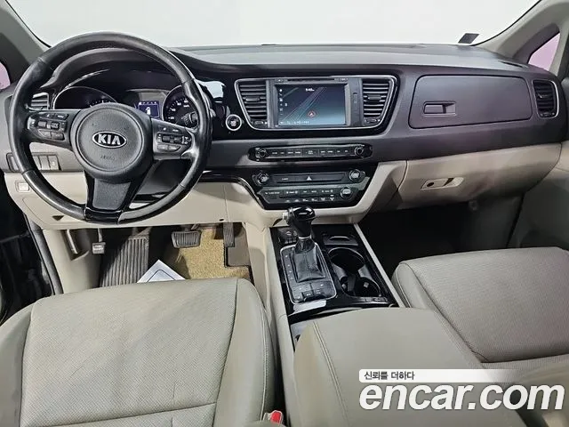 Kia Carnival 2014 thumb 4