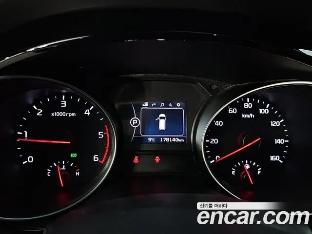 Kia Carnival 2014 thumb 6
