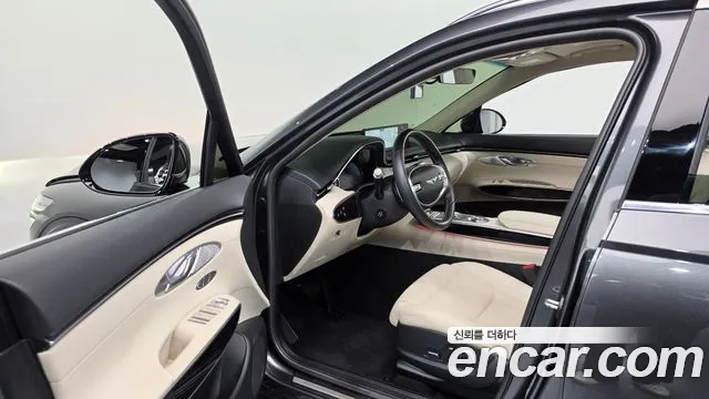 Genesis GV70 2021 thumb 10