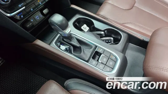 Hyundai Santa Fe 2018 thumb 9