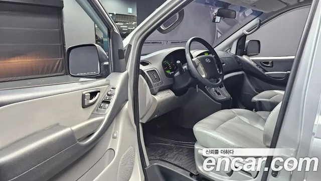 Hyundai Starex 2014 thumb 10