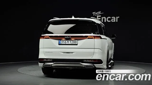Kia Carnival 2022 thumb 4