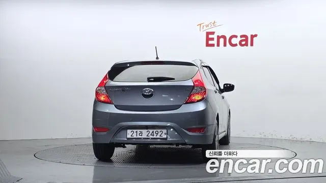 Hyundai Accent 2017 thumb 4