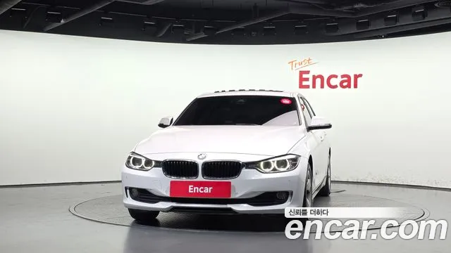 BMW 3-Series 2015 thumb 3