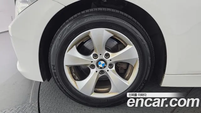 BMW 3-Series 2015 thumb 5
