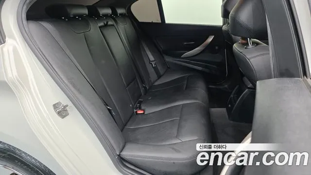 BMW 3-Series 2015 thumb 12