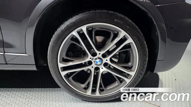 BMW X4 2017 thumb 5
