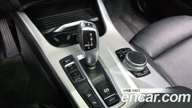 BMW X4 2017 thumb 9