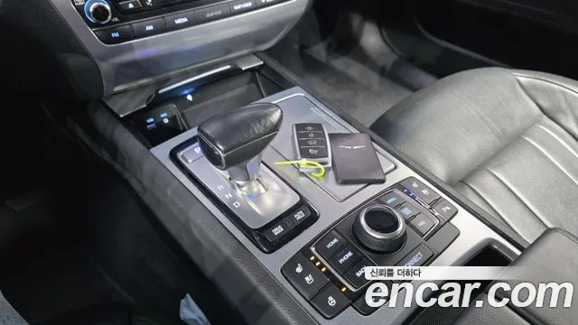 Genesis G80 2017 thumb 8