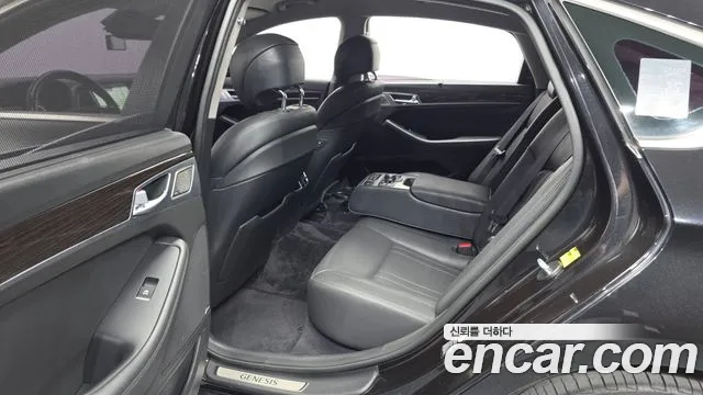 Genesis G80 2017 thumb 11