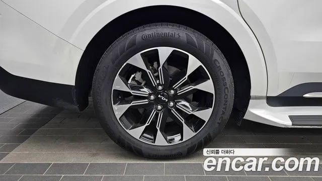 Kia Carnival 2023 thumb 5
