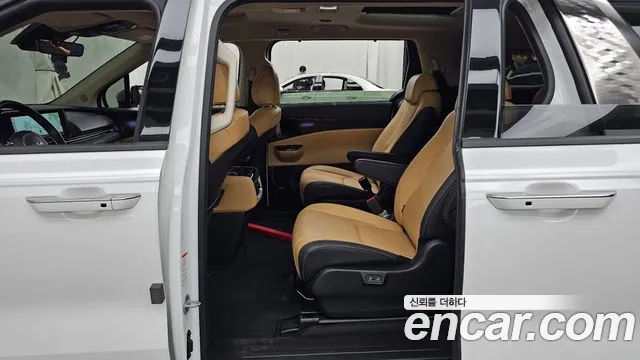 Kia Carnival 2023 thumb 12