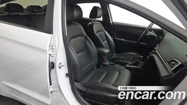 Hyundai Avante 2016 thumb 11