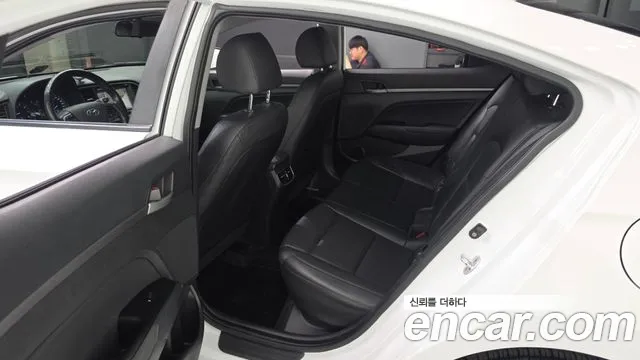 Hyundai Avante 2016 thumb 12