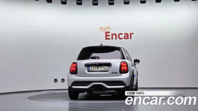 MINI Hatch 2021 thumb 4