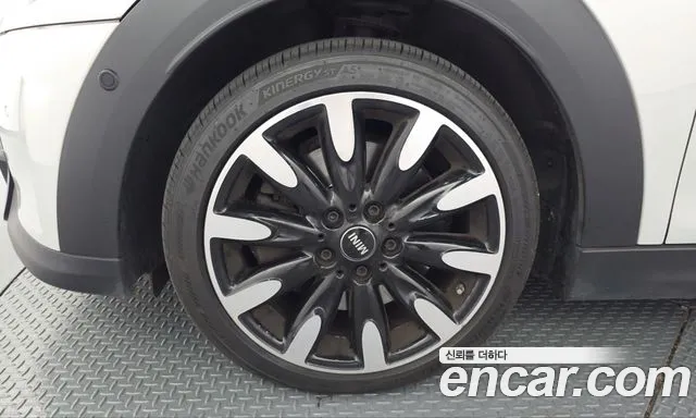 MINI Hatch 2021 thumb 5