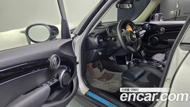 MINI Hatch 2021 thumb 10