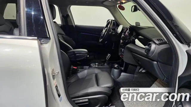 MINI Hatch 2021 thumb 11