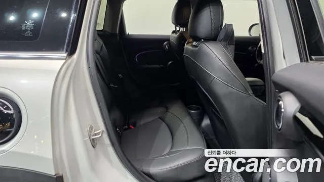 MINI Hatch 2021 thumb 12