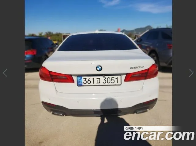 BMW 5-Series 2017 thumb 3